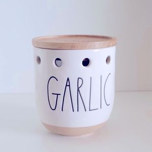 Rae Dunn GARLIC Cellar 🧄